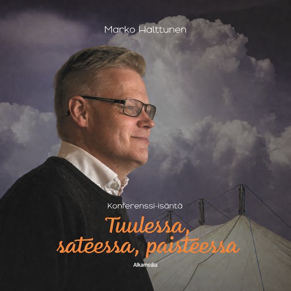 Konferenssi-isäntä tuulessa, sateessa, paisteessa